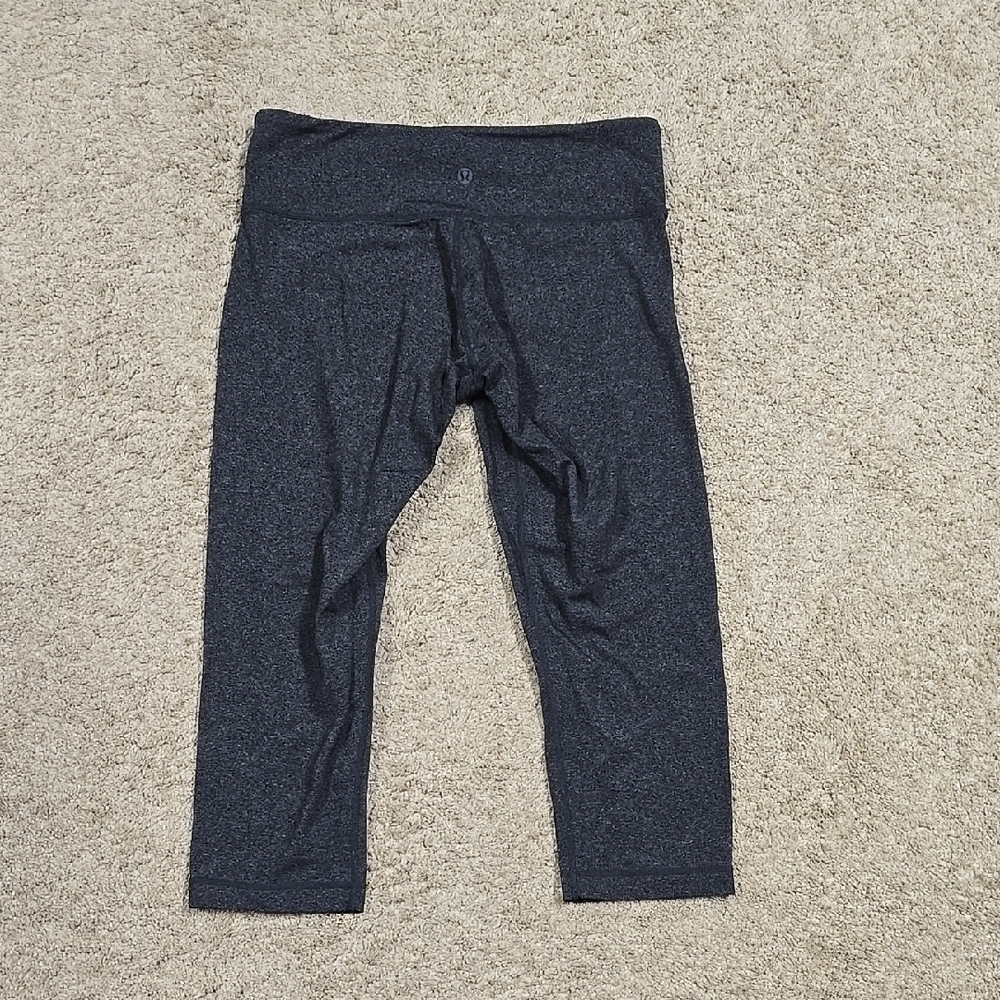 Lululemon Grey Crop Leggings Size 8 - Picture 2 of 6